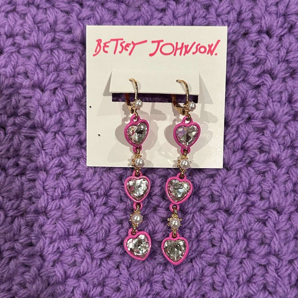 NWT Betsey Johnson Crystal Heart Station Drop Earrings